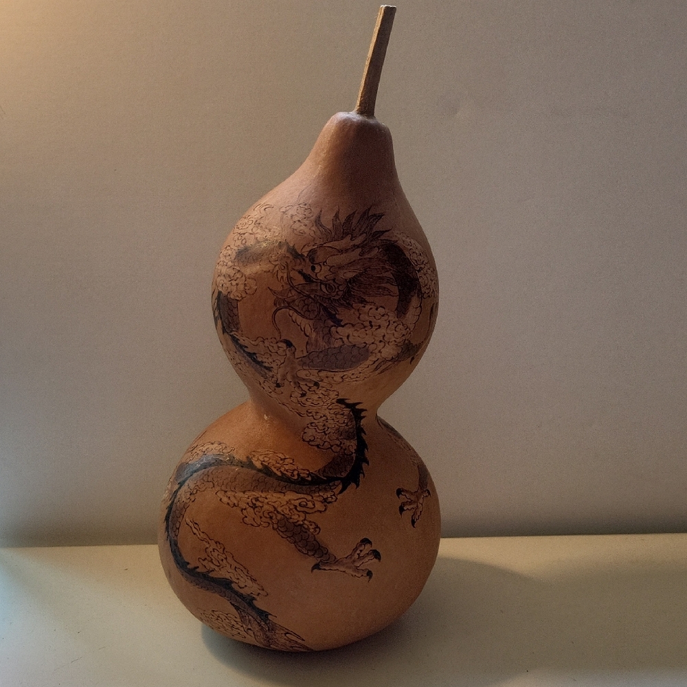 Decorative Gourd with Dragon Design